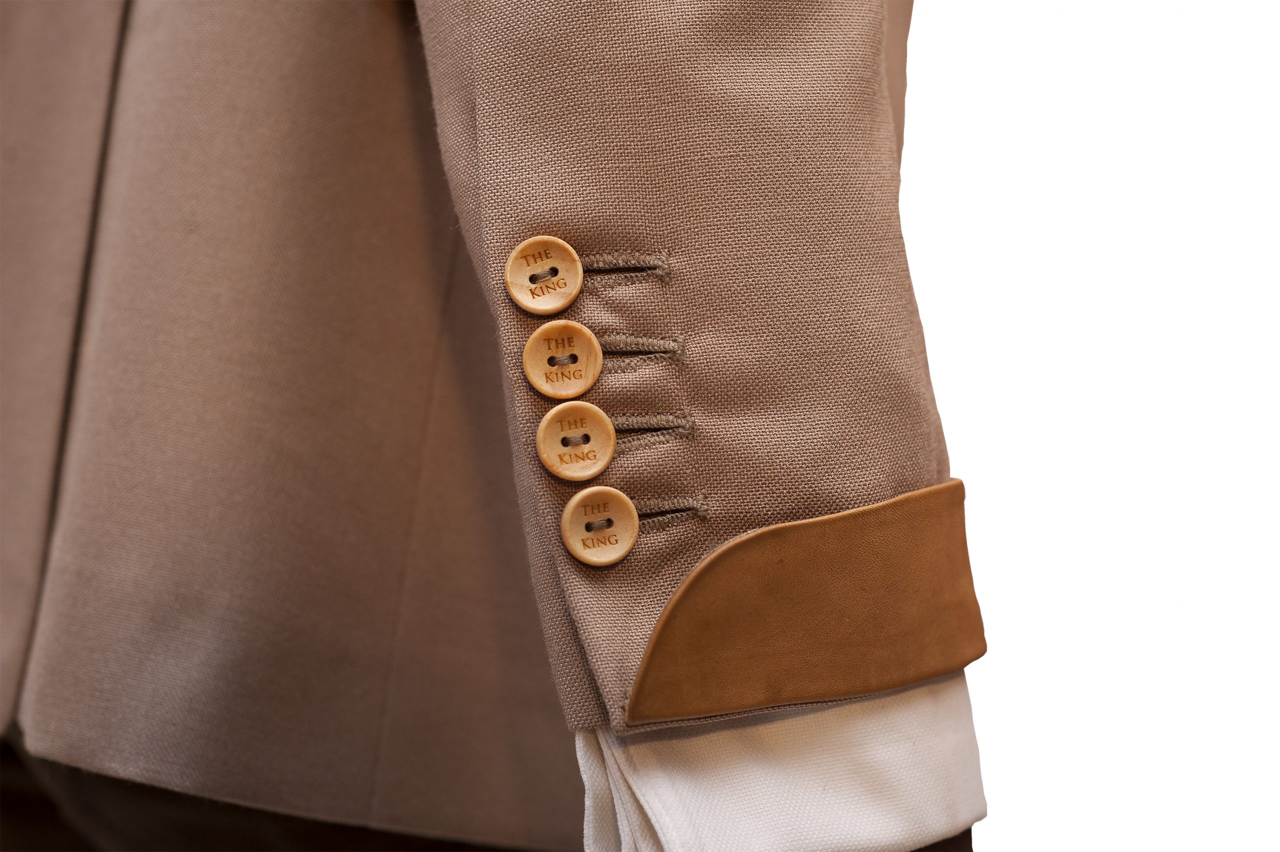 wooden buttons King Sidney exclusive