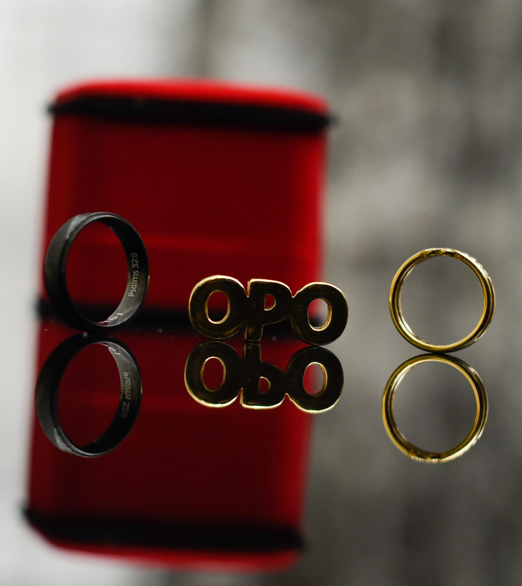 custom metal wedding lapel brooch for the wedding groom
